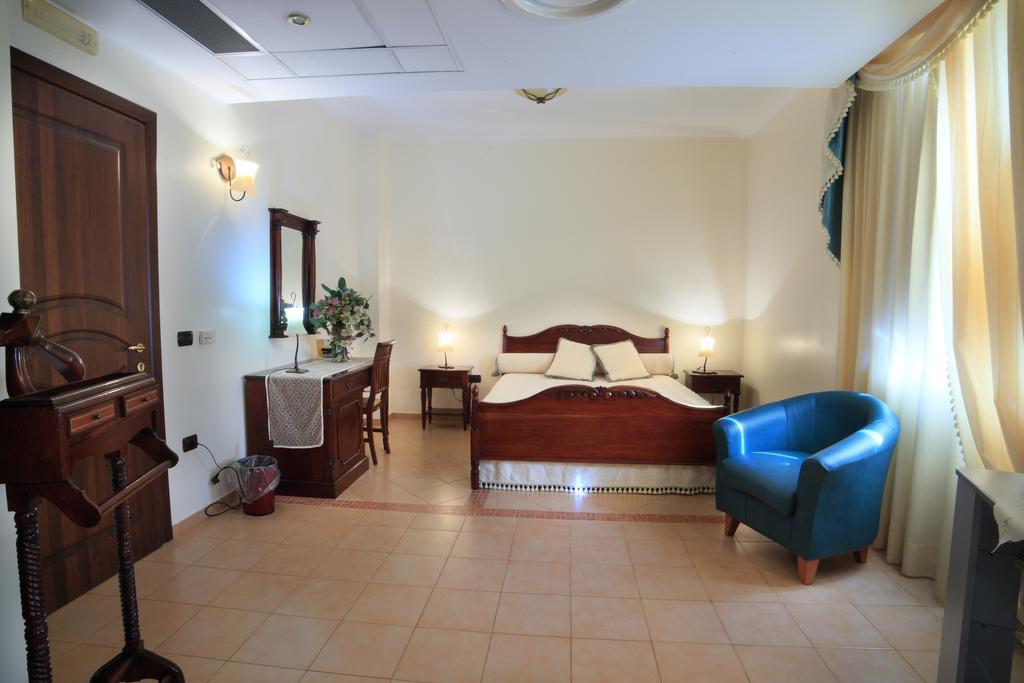 Venus Park Hotel Castel Volturno Eksteriør bilde